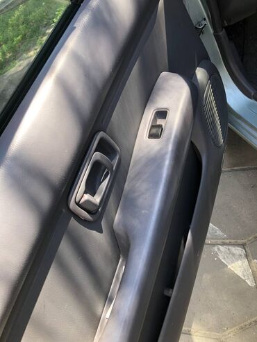 Nissan: Nissan March: 1996 г., 1 л, Механика, Бензин, Хэтчбэк — 5