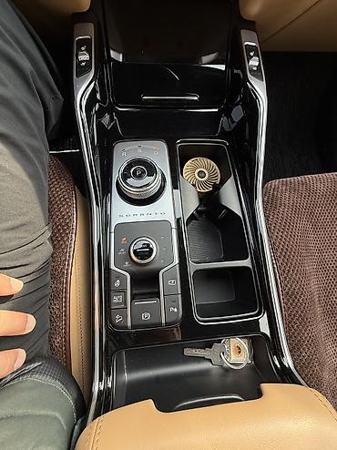 Kia: Kia Sorento: 2020 г., 1.6 л, Автомат, Гибрид, Кроссовер — 23