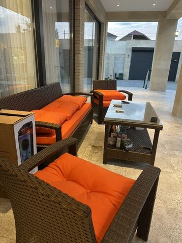 Həyət evləri və villaların satışı: Mərdəkan 5.5sotda ideal ərazidə Bravo marketin arxasında geniş — 25