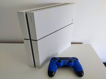 sony playstation 4 cena srbija: Sony Playstation 4, od 500 mb, u perfektnom stanju, malo je korišćena