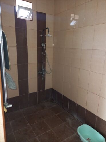 Həyət evləri və villaların satışı: Satışa təqdim olunur: həyəti və bağ sahəsi olan iki mərtəbəli fərdi — 33