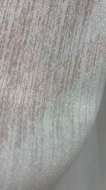 Pərdə və tüllər: Ağ rəngdə, zolaqlı dizaynı olan tül pərdə. Yüngül və şəffaf materialı — 17