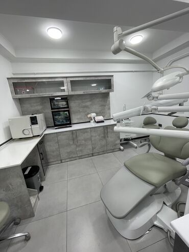 стоматология в аренду: Стоматолог. Аренда места
