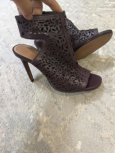 Босоножки, сандалии, шлепанцы: Босоножки, 40, Zara, Новый, Самовывоз — 1