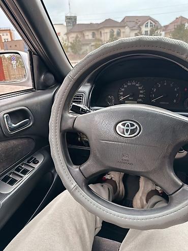corola: Toyota Corolla: 2001 г., Механика, Бензин, Лифтбек — 5