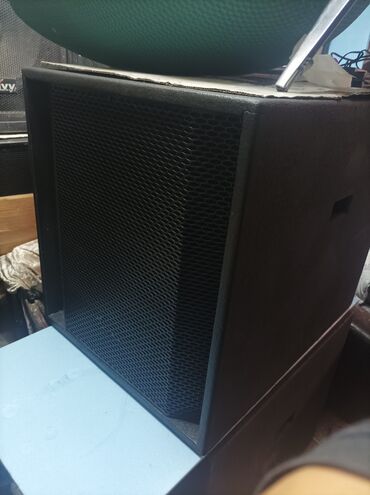 купить колонку jbl оригинал: Сабвуферы оригинал не самопал.15 дюймов.в отличном состоянии.без