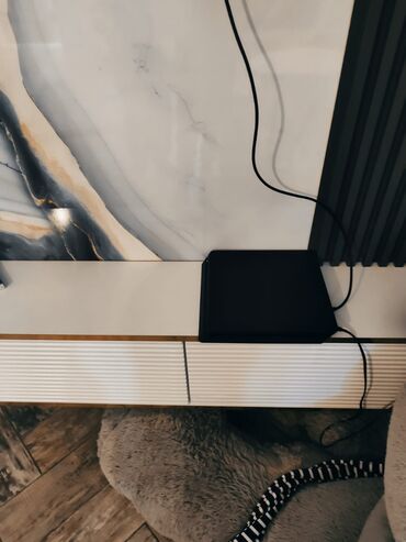 PS4 (Sony Playstation 4): Sony PlayStation 4 Slim modeli qara rəngdədir.1 Tb Əla vəziyyətdədir — 4