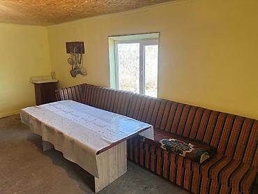 Продажа коттеджей и домов: Продаётся отдельный жилой дом с двориком и навесом для авто. - — 12