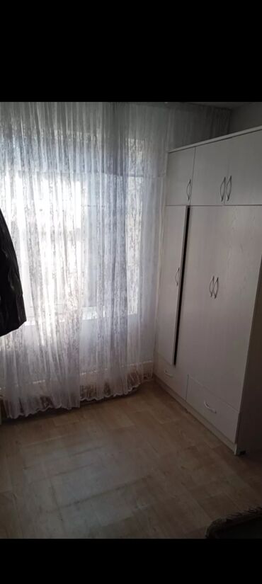 дордой ак жар: 70 м², 4 комнаты, Парковка, Забор, огорожен