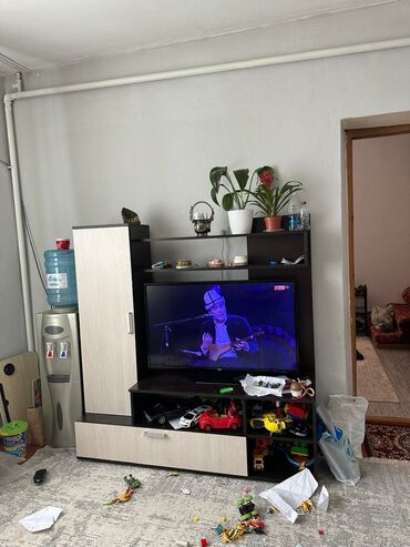 мебельный щит: Тумба и подставка для телевизора, Б/у, Напольная, ЛДСП, Самовывоз