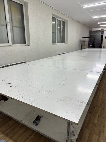 промышленный духовой шкаф для выпечки: Закройный стол, цвет - Белый