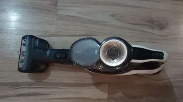 Štapni usisivači: 1. Philips Power Pro Duo potpuno ispravan cena 80€ 2. Philips Power — 8