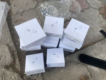 цена айфона 13 в бишкеке: Обменяю 15 наушников на что то интересное
