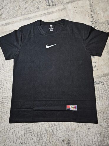 мужская одежда casual: Мужская футболка, 2XL (EU 44), Nike, Новый, цвет - Черный