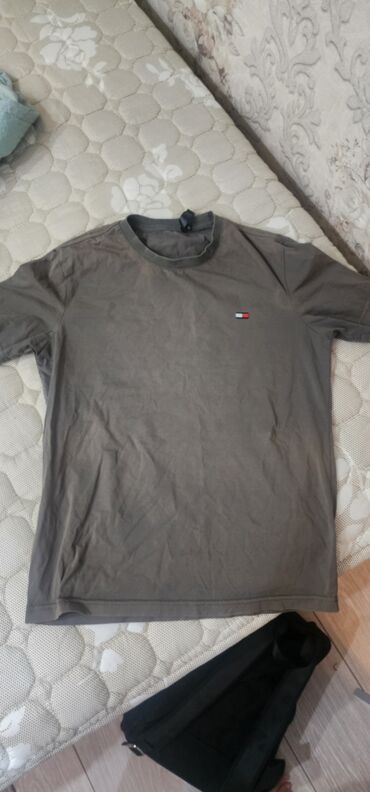 солдатская одежда: Мужская футболка, S (EU 36), Tommy Hilfiger, Б/у, цвет - Зеленый