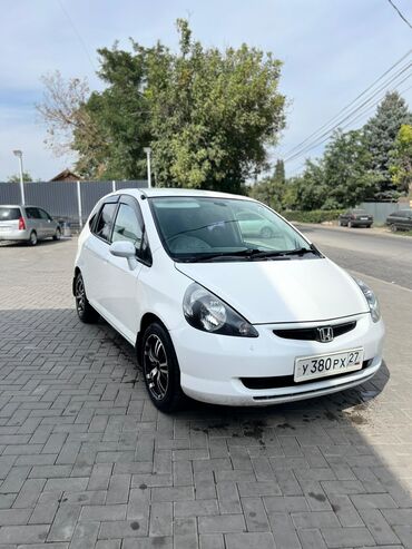 продаю срочно: Honda Fit: 2002 г., 1.3 л, Вариатор, Бензин, Седан