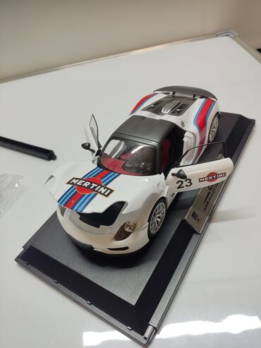 национальные формы: Коллекционная модель автомобиля Porsche 918 Spyder (масштаб