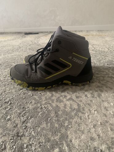 спортивные костюмы для женщин: Мужские кроссовки, 37, Adidas Originals, Б/у, цвет - Серый, Самовывоз