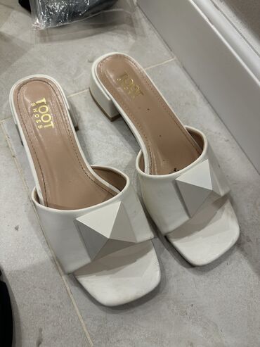 обувь женская деми: Домашние тапочки TOOT, 38, цвет - Белый