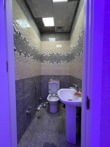 Uzunmüddətli kirayə mənzillər: Mənzil kirayə verilir. Həzi Aslanov metrosu, 22.7 mərtəbə, 3 otaq, 70 — 8