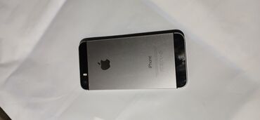 айфон xsr: IPhone 5s, 16 ГБ, Black Titanium, Заряддоочу түзүлүш, 100 %