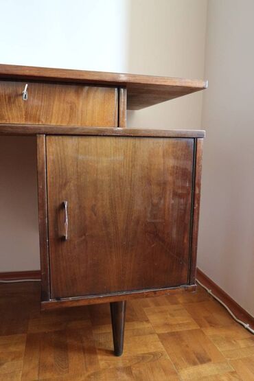 Письменные столы: Письменный стол, Б/у — 29