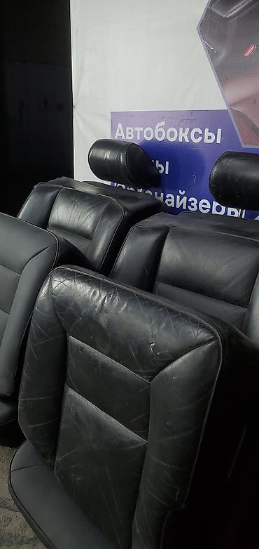 сидение на гигант: Пара передних автомобильных сидений (водительское и пассажирское) - — 1