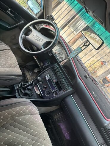 Audi: Audi 100: 1990 г., Механика, Бензин, Седан — 4