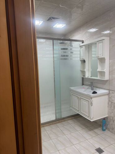 Uzunmüddətli kirayə mənzillər: Xətai Rayonu Həzi Aslanov Metrosu 2 otaq. Mərtəbə - 17/7 Otaq sayı — 9