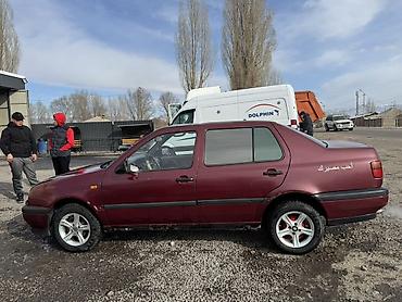 Volkswagen: Volkswagen Vento: 1993 г., 1.8 л, Механика, Газ, Седан — 6