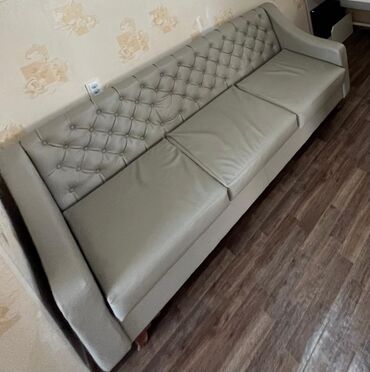 диваны кожаные бу: Прямой диван, цвет - Серый, Б/у