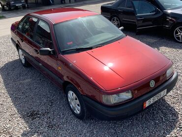 авто в рассрочку в джалал абаде: Volkswagen Passat: 1993 г., 1.8 л, Механика, Бензин, Седан