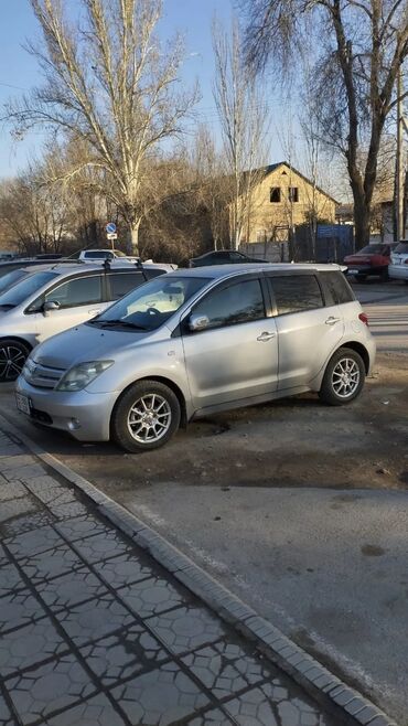 Toyota: Toyota ist: 2003 г., 1.5 л, Автомат, Бензин, Хэтчбэк