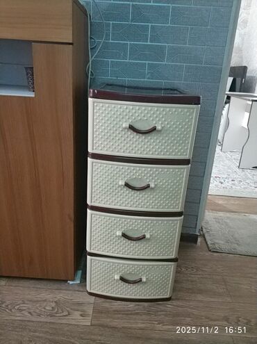 пластиковые тумбочки с ящиками: Кийим үчүн комод, Күзгүсүз, Желим, түсү - Саргыч боз
