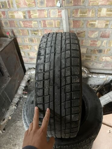комплект зимней резины: Шины 215 / 60 / R 16, Зима, Комплект, Легковые, Yokohama
