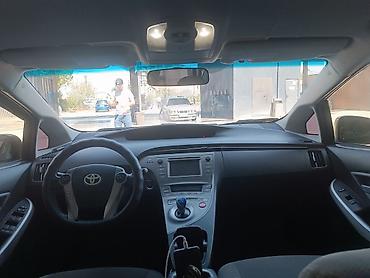 byd e2 2025: Toyota Prius: 2012 г., 1.8 л, Вариатор, Гибрид, Хэтчбэк — 5