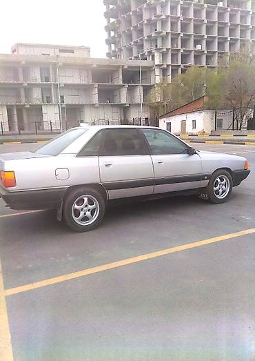 Audi: Audi 100: 1988 г., Седан — 1