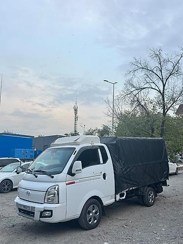 Hyundai Porter II тентованный бортовой грузовик - Компактный