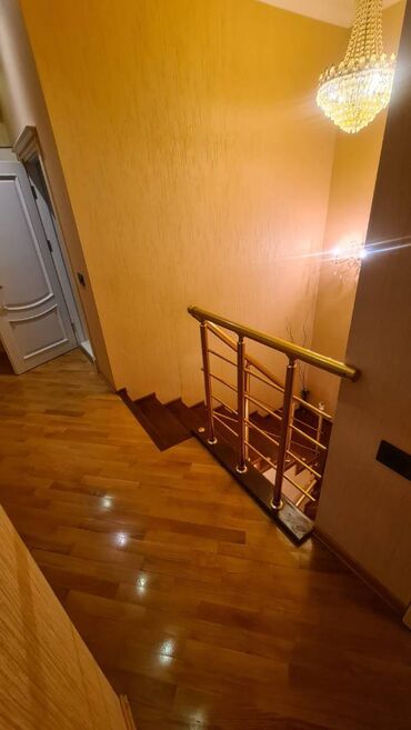 Yeni tikili: 4 otaqlı, Yeni tikili, 200 kv. m — 10