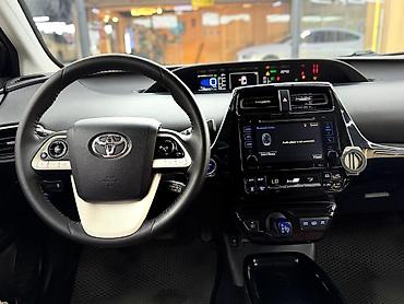 Toyota: Toyota Prius: 2018 г., 1.8 л, Автомат, Электромобиль, Лифтбек — 8