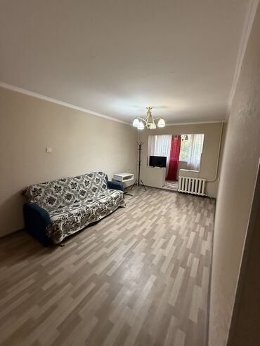 квартира на ночь кара балта: 3 комнаты, 59 м², 104 серия, 1 этаж, Косметический ремонт