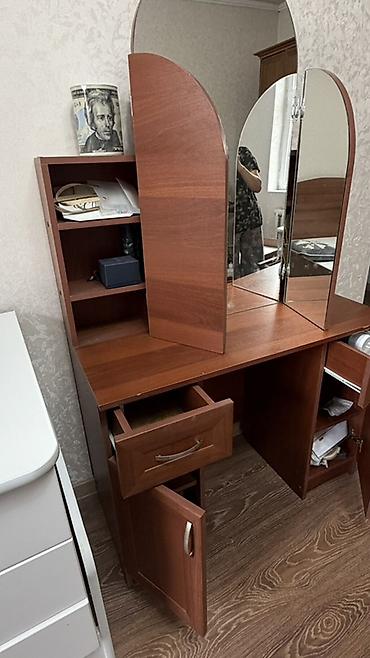 Жасануучу столдор: Туалетный столик с трюмо из ЛДСП
 Отличного качества — 3