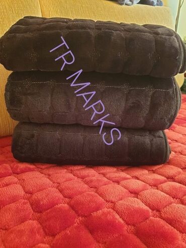 Posteljina: Ne klizajuci plisani flekeri. Idealni za odrzavanje. Set sadrzi tri — 11