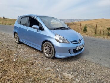ручка на кпп: Honda Fit: 2002 г., 1.3 л, Вариатор, Бензин, Хетчбек