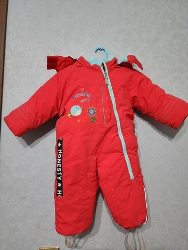 детские горнолыжные перчатки: Qız uşağı üçün qış kombinezon - Rəng: parlaq qırmızı, açıq mavi