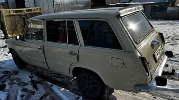 ВАЗ (ЛАДА): ВАЗ (ЛАДА) 2102: 1975 г., 1.5 л, Механика, Бензин, Универсал — 5