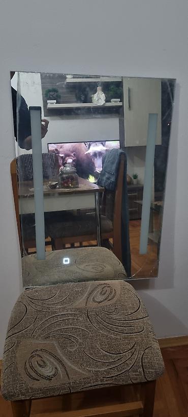 kible za led: Na prodaju novo led ogledalo dimenzije 50x70cm. Mogucnost menjanja — 4