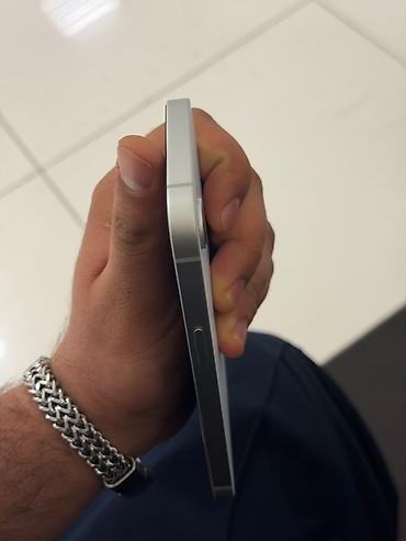 apple ipad 2: IPhone 16e, 128 GB, Gümüşü, Simsiz şarj, Face ID, Sənədlərlə — 1