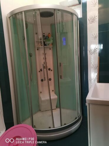 duş kabinası: Кабинка с открытым верхом