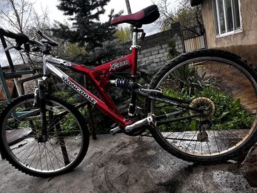 сумка красная: Продаю велосипед скоростной 26 колёса, целых 21 скорость✅ требуется